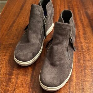 Madden Girl Gray Suede Low Boots Size 8 1/2 NWT